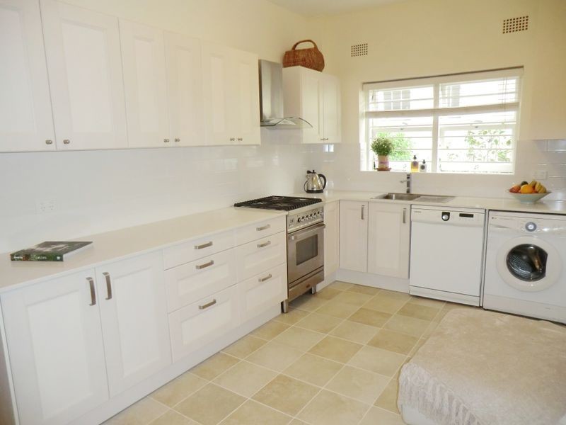 2/6 Gladswood Gardens, Double Bay NSW 2028