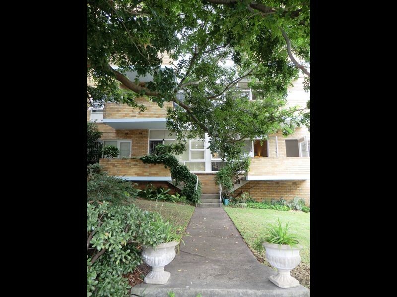 2/6 Gladswood Gardens, Double Bay NSW 2028