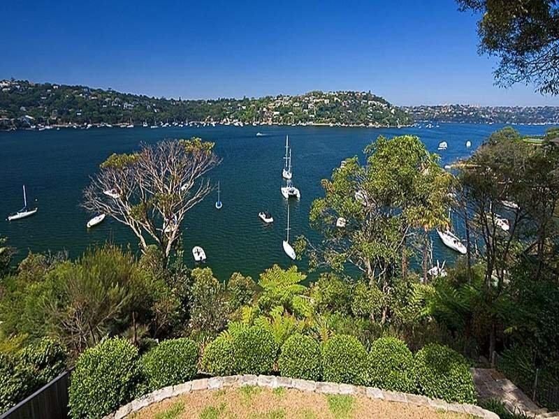 1 The Tor Walk, Castlecrag NSW 2068