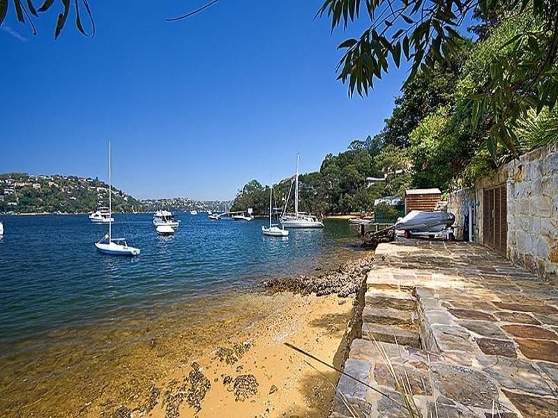 1 The Tor Walk, Castlecrag NSW 2068