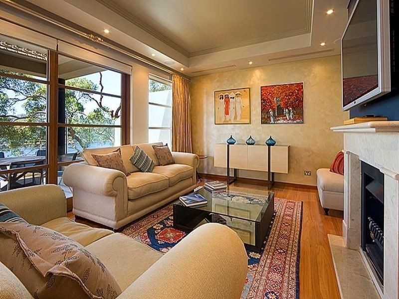 1 The Tor Walk, Castlecrag NSW 2068