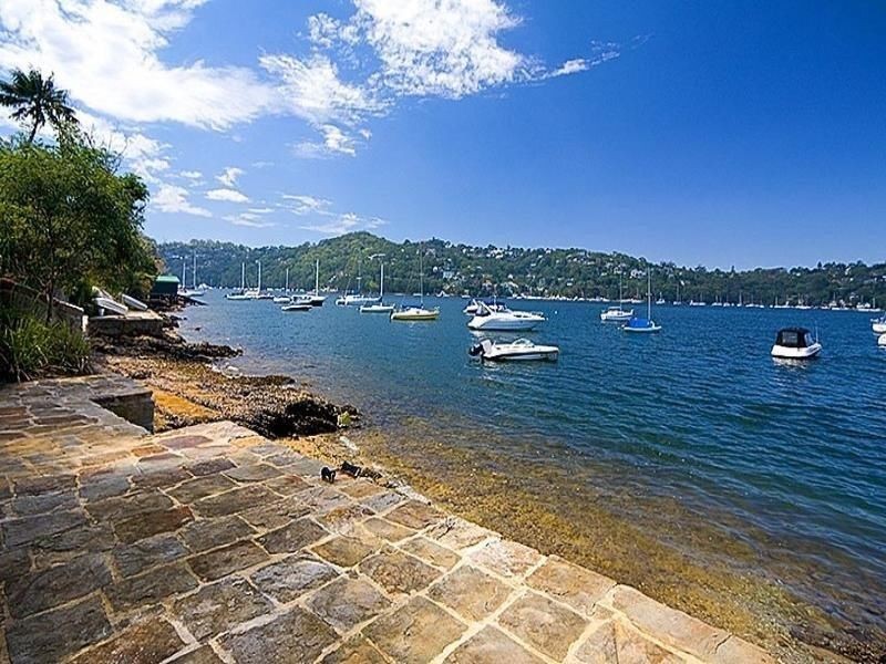 1 The Tor Walk, Castlecrag NSW 2068