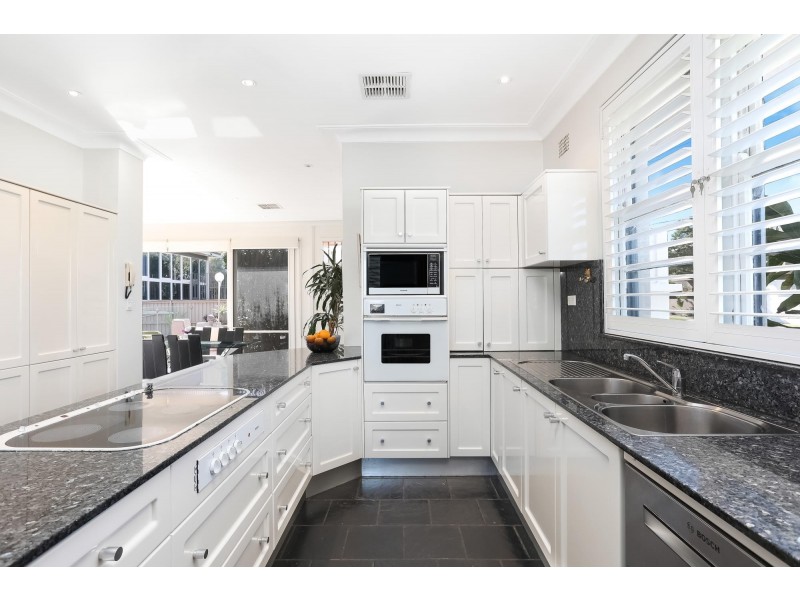 4 Douglas Parade, Dover Heights NSW 2030