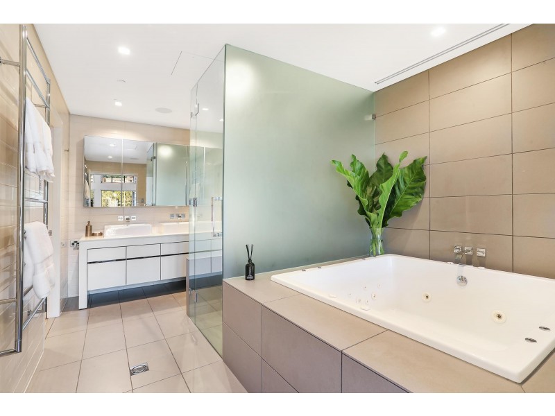 327/6E Cowper Wharf Roadway, Woolloomooloo NSW 2011