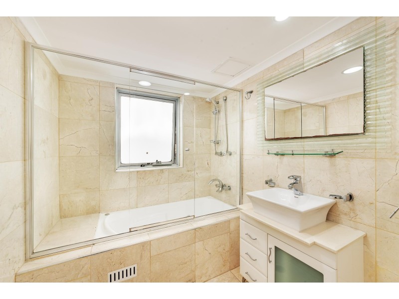 18/30 Penkivil Street, Bondi NSW 2026