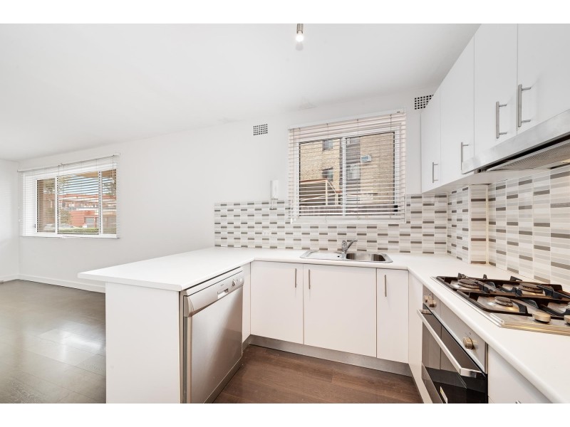 1/4 Maloney Street, Eastlakes NSW 2018