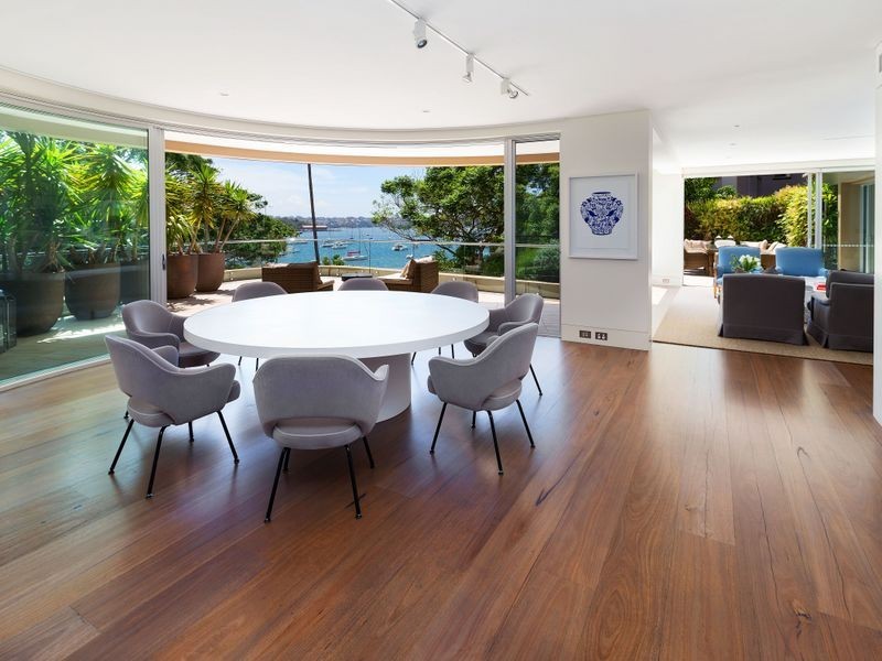 * *, Elizabeth Bay NSW 2011