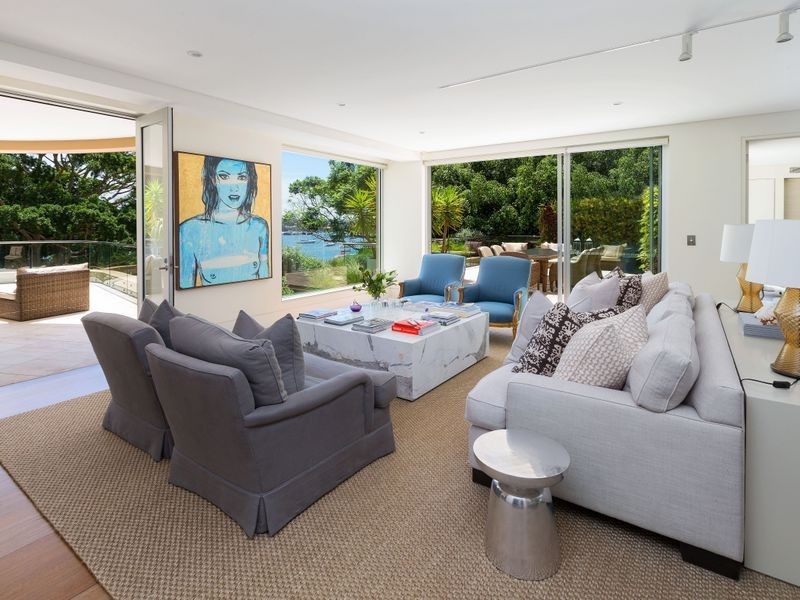 * *, Elizabeth Bay NSW 2011