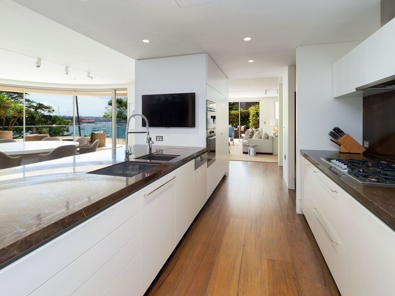 * *, Elizabeth Bay NSW 2011