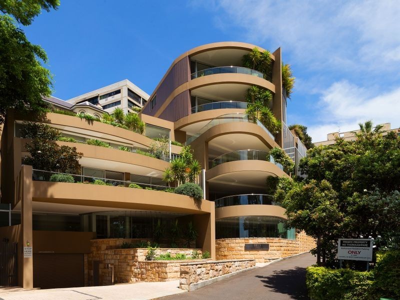 * *, Elizabeth Bay NSW 2011