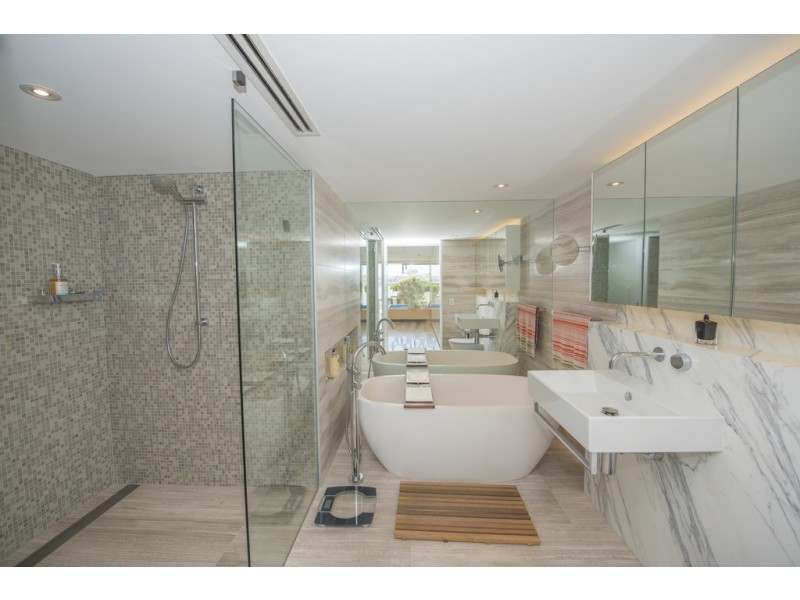 2-4 Notts Avenue, Bondi Beach NSW 2026