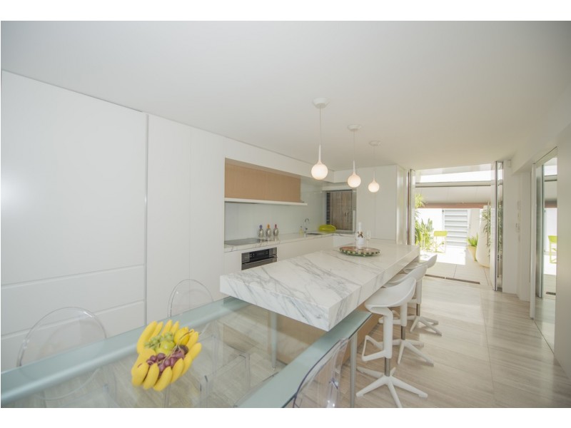 2-4 Notts Avenue, Bondi Beach NSW 2026