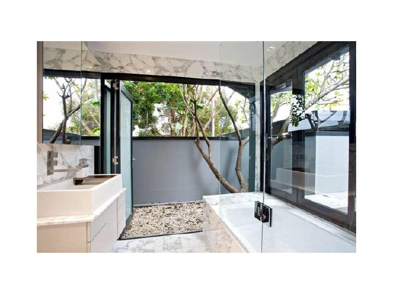 8 Glenayr Avenue, North Bondi NSW 2026