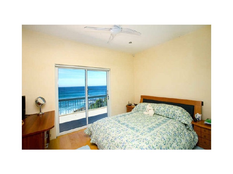 2/19 Gaerloch Avenue, Tamarama NSW 2026