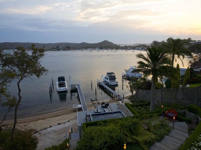 92 Daley Avenue, Daleys Point NSW 2257
