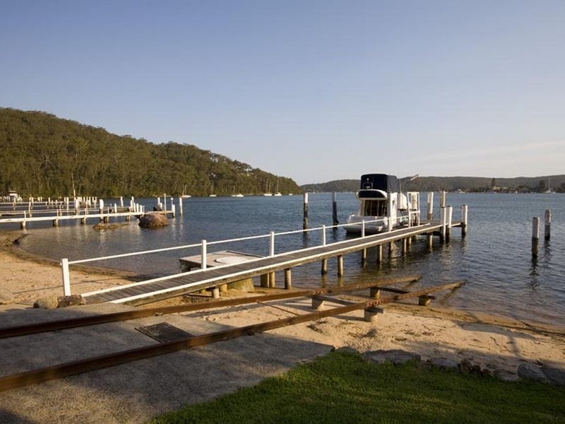 92 Daley Avenue, Daleys Point NSW 2257