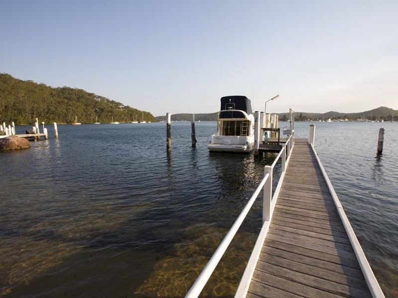 92 Daley Avenue, Daleys Point NSW 2257
