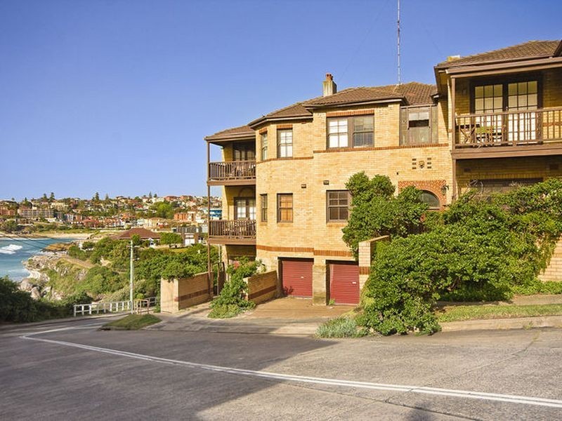 1/1 Gaerloch Avenue, Tamarama NSW 2026