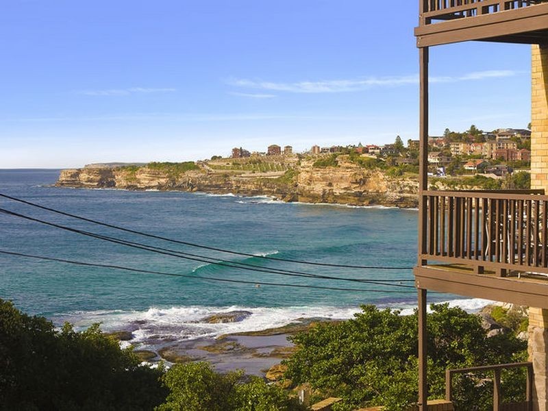 1/1 Gaerloch Avenue, Tamarama NSW 2026