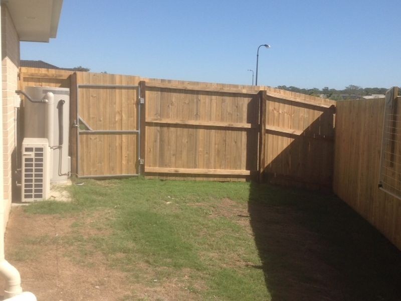 1-4 Cnr Alabaster & Topaz Av, Logan Reserve QLD 4133