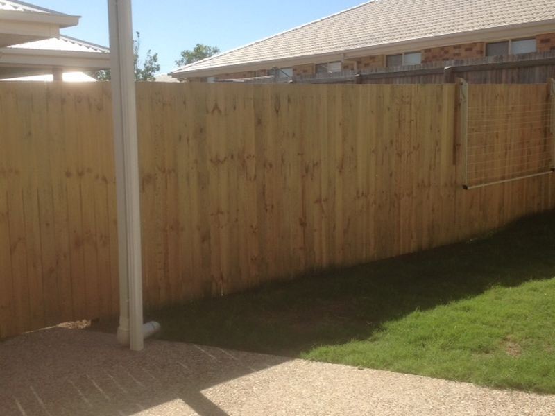 2-4 Cnr Alabaster & Topaz Av, Logan Reserve QLD 4133