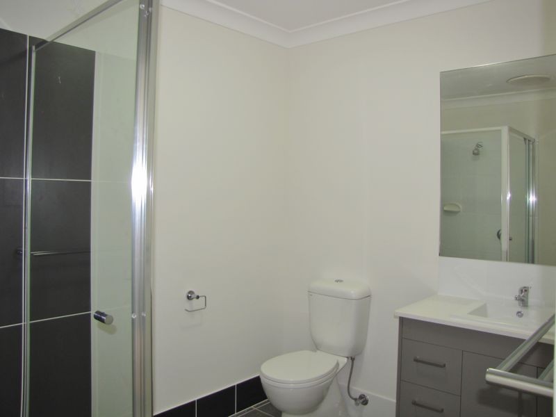 2/13 Tourmaline Rd, Logan Reserve QLD 4133