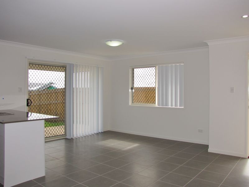 2/13 Tourmaline Rd, Logan Reserve QLD 4133