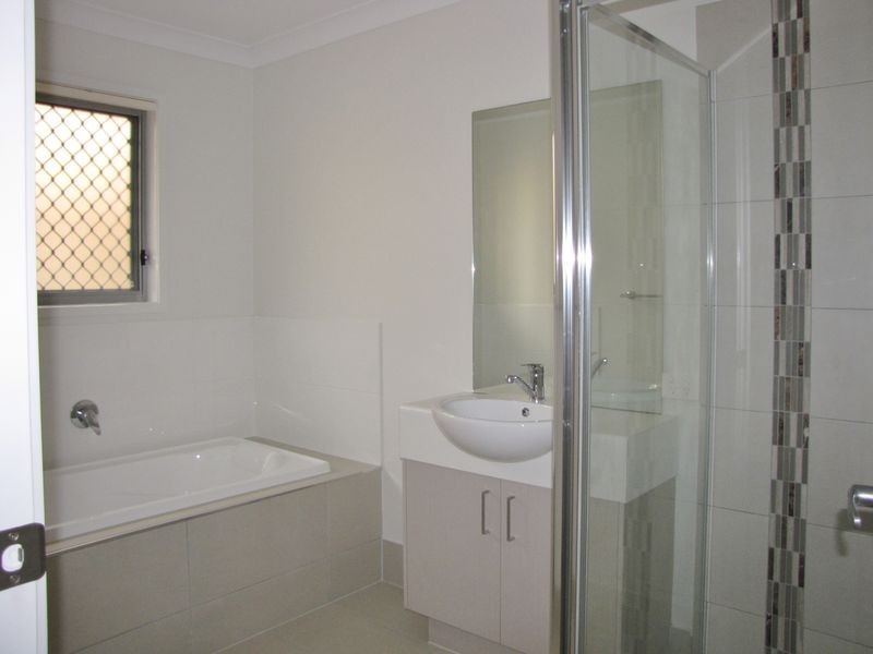 89 Meadows Circuit, Bellbird Park QLD 4300