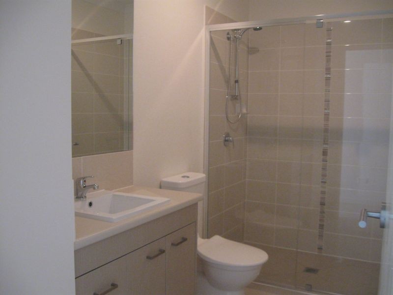 2/4 Cnr MacNab & Schroeder Sts, Yarrabilba QLD 4207