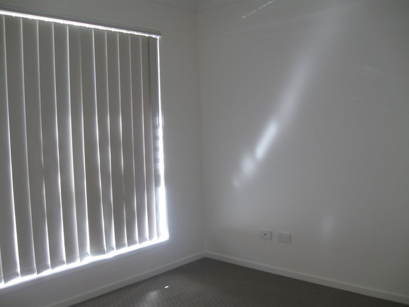 2/4 Cnr MacNab & Schroeder Sts, Yarrabilba QLD 4207