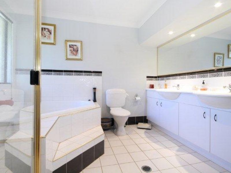 200 Peppertree Dr, Jimboomba QLD 4280