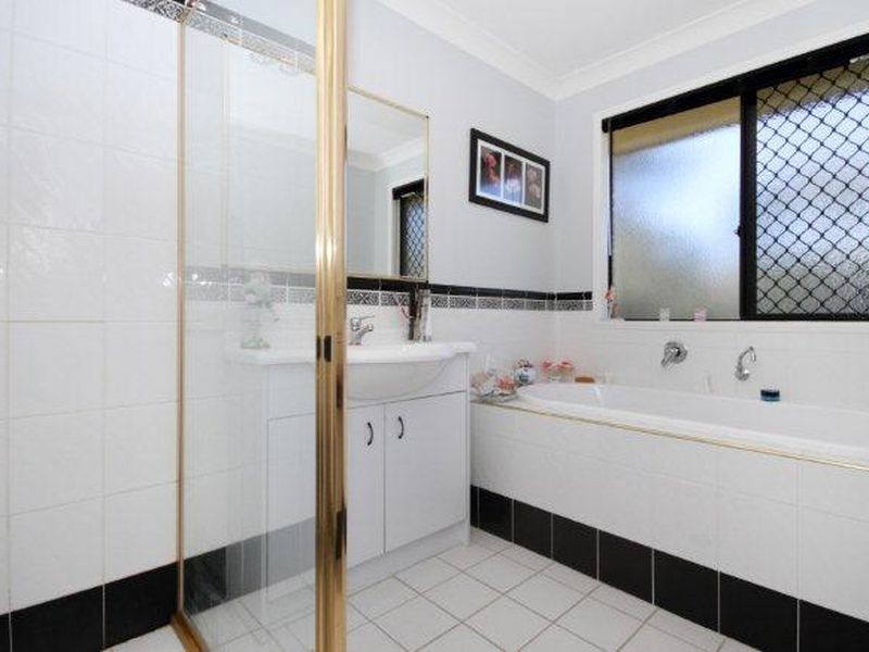 200 Peppertree Dr, Jimboomba QLD 4280