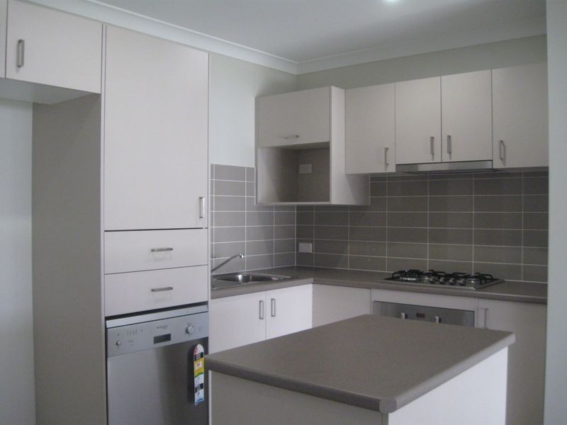 Unit 2/20 Huggins Avenue, Yarrabilba QLD 4207
