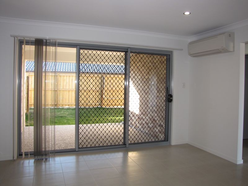 2/1 Cnr Huggins & Carpenter St, Yarrabilba QLD 4207