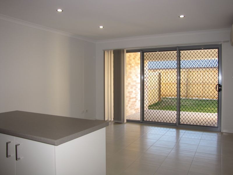 2/1 Cnr Huggins & Carpenter St, Yarrabilba QLD 4207