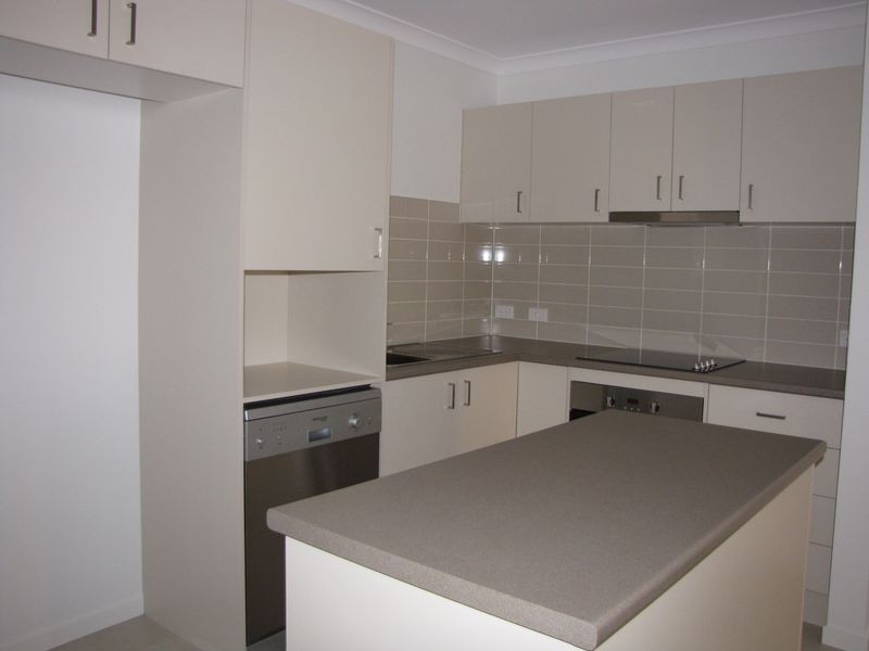 2/1 Cnr Huggins & Carpenter St, Yarrabilba QLD 4207