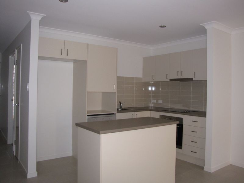 2/1 Cnr Huggins & Carpenter St, Yarrabilba QLD 4207