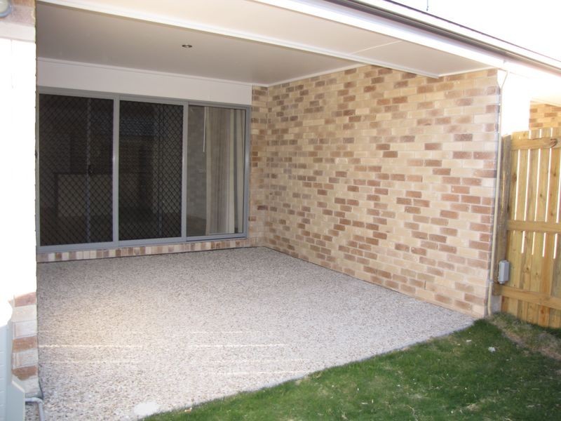 2/1 Cnr Huggins & Carpenter St, Yarrabilba QLD 4207