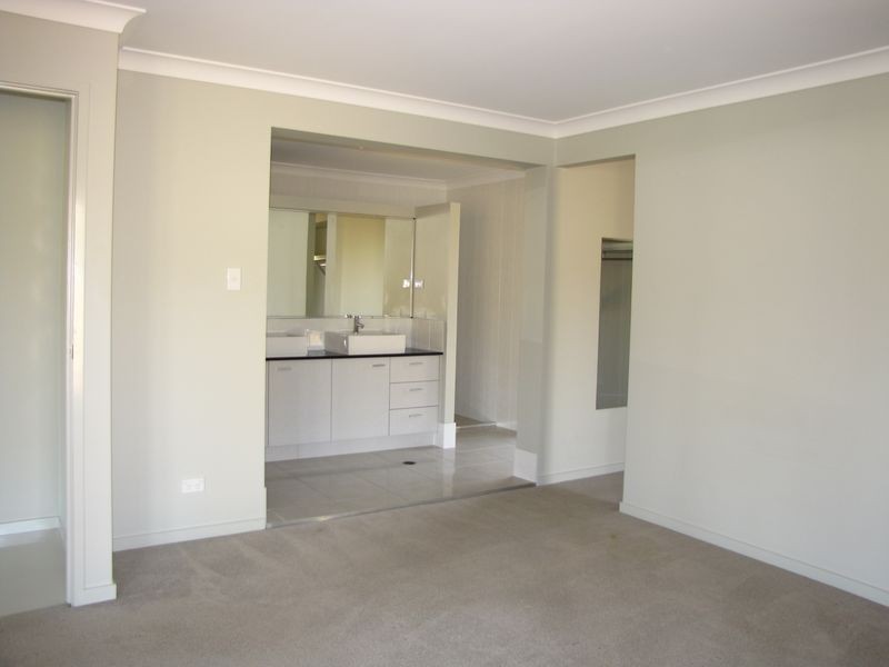 14-16 Lavers Street, Mundoolun QLD 4285