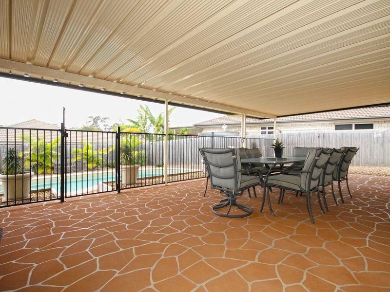 1 Creekside Cr, Jimboomba QLD 4280