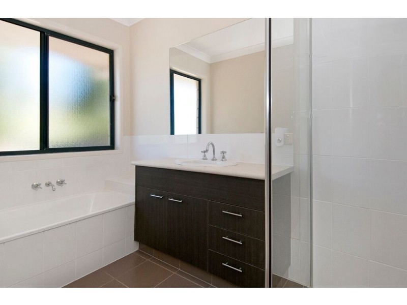 9-11 Bauer Dr, Mundoolun QLD 4285