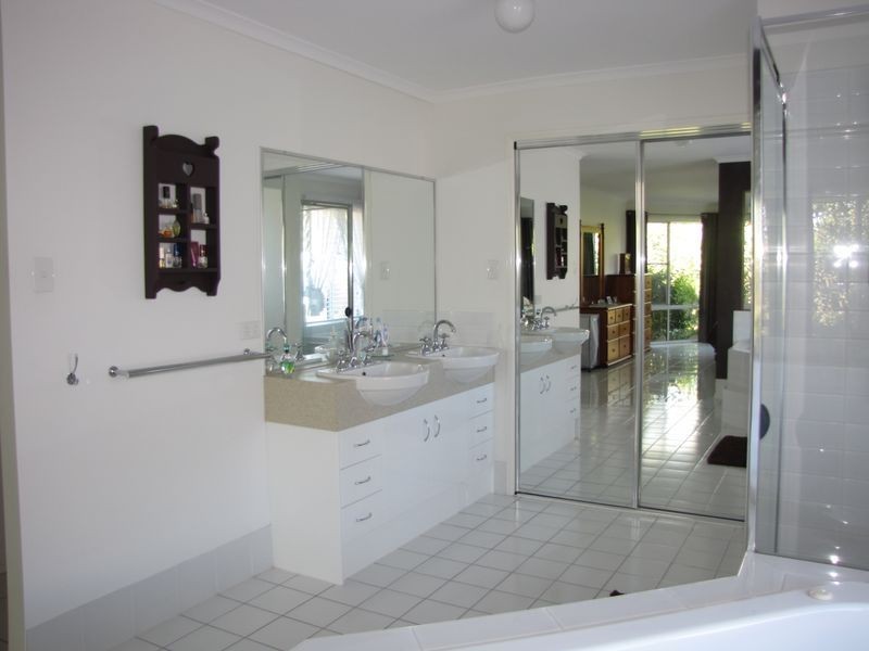 5 Red Ash ct, Jimboomba QLD 4280