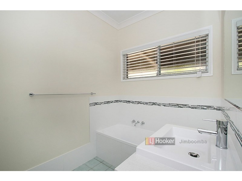 40 Arlington Court, Munruben QLD 4125