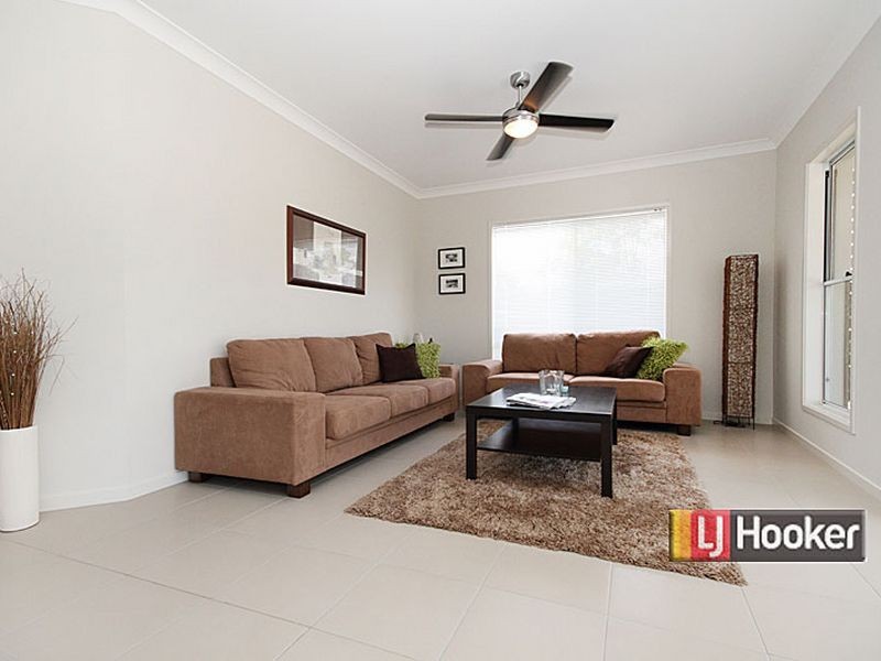 134 Anne Collins Cr, Mundoolun QLD 4285