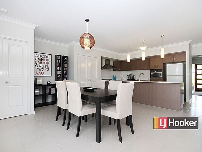 134 Anne Collins Cr, Mundoolun QLD 4285