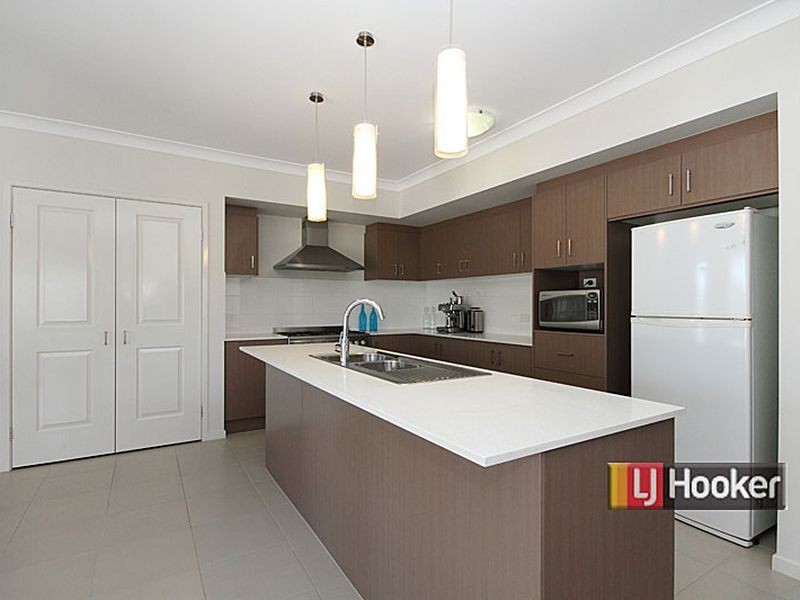 134 Anne Collins Cr, Mundoolun QLD 4285