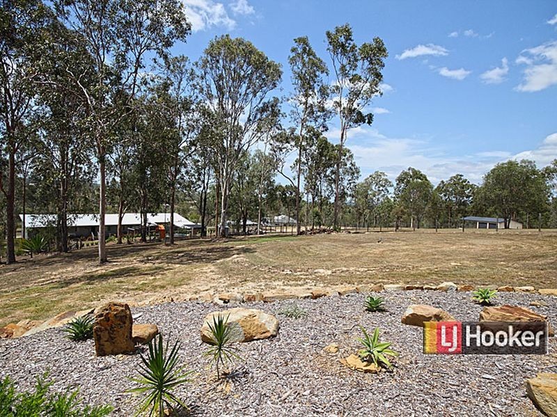 134 Anne Collins Cr, Mundoolun QLD 4285