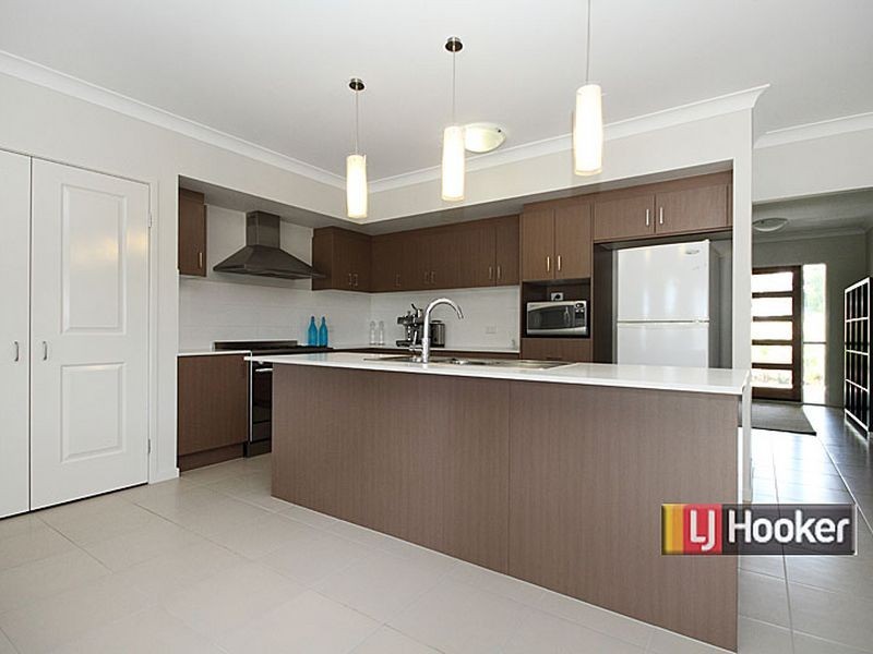 134 Anne Collins Cr, Mundoolun QLD 4285