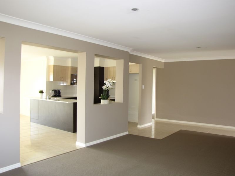 10 Phoebe Way, Gleneagle QLD 4285