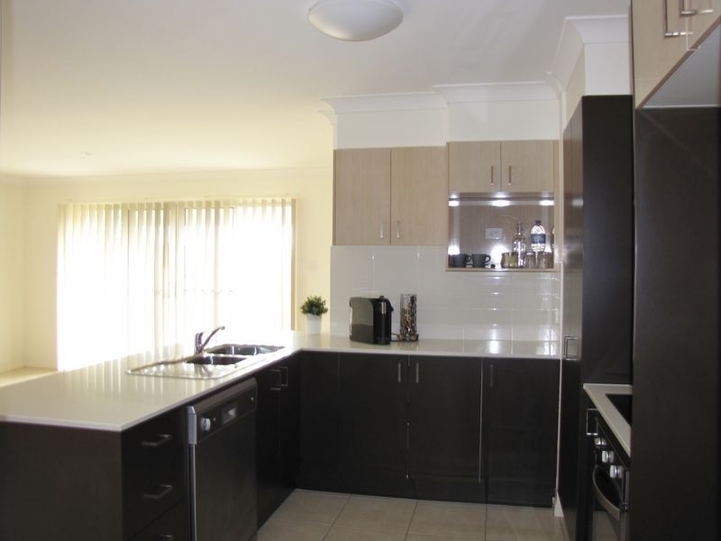 10 Phoebe Way, Gleneagle QLD 4285